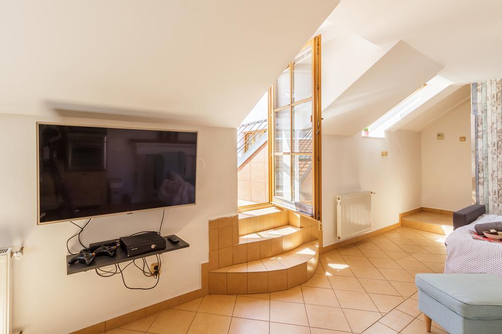 צ'סקה בודיוביצה Old Town Charles Apartments מראה חיצוני תמונה
